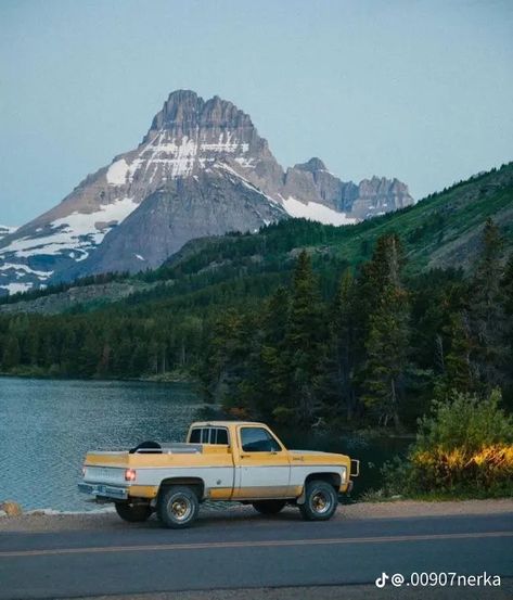 Pick Up Truck, Ranch Life, Into The Wild, Vintage Trucks, Old Trucks, Pretty Places, Van Life, Small Towns, The Great Outdoors