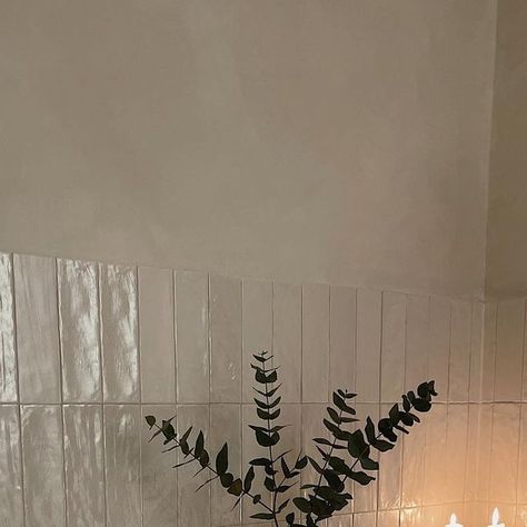 Lucia Smith Home on Instagram: "the only answer to a wet Autumnal day 🌟🌟 Tiles - oyster zellige from @your_tiles Wall colour - Palladio from @kalklitir #bathroomdesign #bathroom #beigeaesthetic #beigepalette #beigeinterior #bathscape #autumn #neutraltones #neutraldecor #bathroominspiration #zellige #limewash #interiør #microcement" Limewash Washroom, Microcement And Tiles Bathroom, Shower Tile Paint Diy, Limewash Walls Bathroom, Limewash Bathroom Walls, Lime Wash Bathroom, Limewash Bathroom, Wc Tiles, Limewash Interior