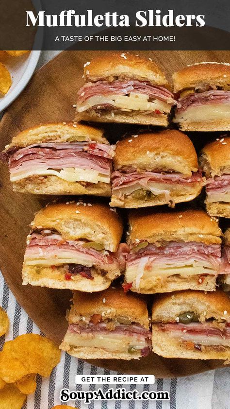 Invoke the spirit of New Orleans with these piled-high Muffuletta Sliders! Hawaiian rolls stuffed with hearty meats and melty cheeses, and accented with a briny spread of olive salad. A Big Easy finger food taste treat for Mardi Gras parties and appetizers at game day gatherings! Get the recipe at SoupAddict.com. Hawaiian Roll Sliders Muffaletta, Jason’s Deli Muffuletta, Mardi Gras Sandwiches, New Orleans Finger Food, Muffaletta Sandwich Sliders, Easy Muffaletta Sandwich, Lsu Tailgate Food, New Orleans Sandwich, Muffleta Sandwich