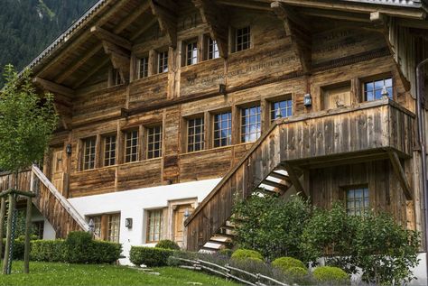 Swiss Chalet Exterior, Winter Mountain House, Ski Chalet Exterior, Swiss Chalet Interior, Bavarian House, Chalet Exterior, Mini Chalet, Swiss House, Chalet Interior Design