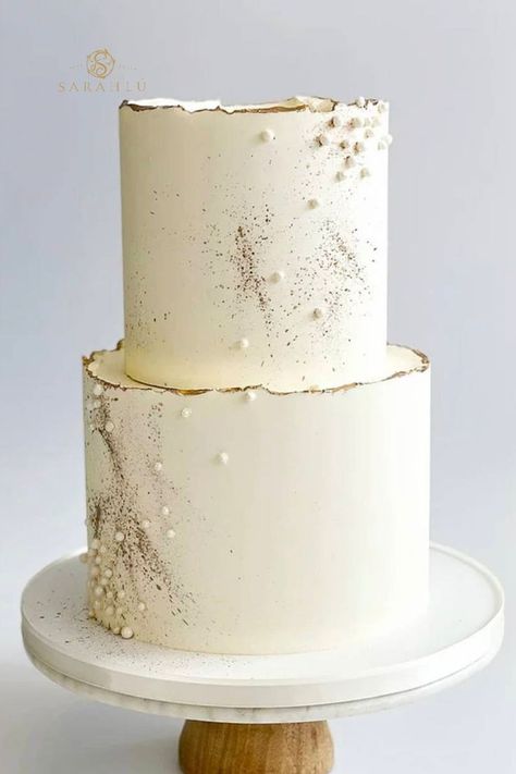 Wedding Cake Designs Minimalist, Texture Buttercream Cake, New Years Wedding Cake, Cake Debut, Cake Wedding Simple, Little Wedding Cakes, Simple Modern Wedding Cake, Elegant Modern Wedding Cake, Wedding Cake Minimal