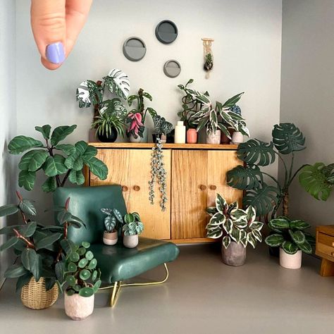 Greenhouse Miniature, Polymer Clay Plants, Clay Plants, Barbie Crafts, Plants At Home, Miniature Clay, Plant Room, Doll House Plans, Rubber Plant