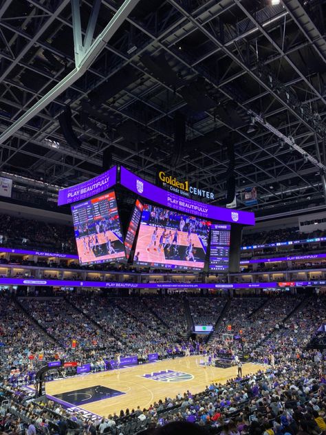 Nba Stadium, Basketball Stadium, Nba Arenas, Basketball Arena, Nba Game, Stadium Design, Evil People, Dream School, Sacramento Kings