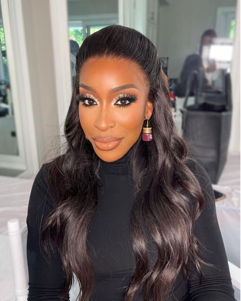 Jackie Aina Braids, Jackie Aina Makeup, Jackie Aina Makeup Looks, Siren Eye Makeup Black Women, Abh Jackie Aina Palette Looks, Jackie Aina Candles, Honey Waffles, Jackie Aina, Cake Face