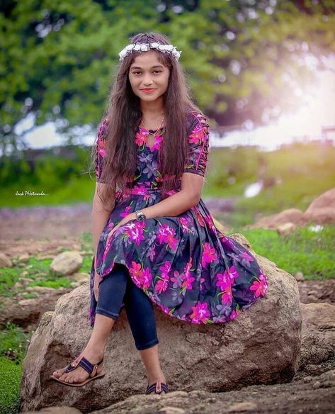 Aadivasi Photos, Handsome Clothes, Men Fashion Photo, Studio Photography Fashion, New Photo Style, Donate Money, Gals Photos, Pink Dress Short, Celebrity Fashion Looks