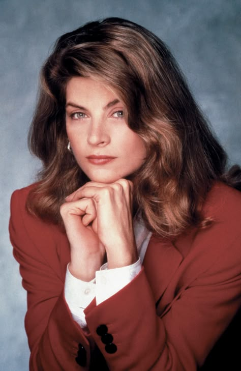 Kirstie Alley //Photos | Cheers | Hallmark Channel Kirstie Alley Cheers, Cheers Tv Show, Cheers Tv, Kirstie Alley, Cheers Photo, Billy Crystal, John Travolta, Famous Women, 인물 사진