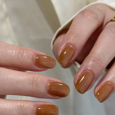 yui on Instagram: ". caramel color🤎🧡" Caramel Nails Acrylic, Carmel Nails Color, Caramel Nails Color, Caramel Skincare Products, Brown Jelly Gel Nails, Caramel Nail Polish, Caramel Nails, Daily Nail, Brown Tone