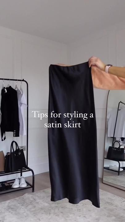 Fashion Tips على TikTok Vinter Mode Outfits, Satin Skirt Outfit, Black Satin Skirt, Elegantes Outfit Damen, Rok Outfit, Outfits Preppy, Looks Pinterest, Outfits 2023, Preppy Summer