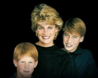 Princess Diana & her 2 true loves! She'd be proud of both of them! Beautiful picture! Diana Son, Princ Harry, Diana Williams, Prins William, Prince And Princess Of Wales, Prins Harry, Principe William, Princess Diana Family, Princess Diana Photos