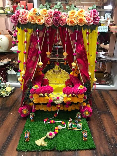 Janamastmi Jhula Decoration, Laddu Gopal Jhula Decoration At Home, Flower Hindola Decoration, Janmastami Decorations At Home Diy, Kanha Jhula Decoration, Hindola Decoration Ideas Swaminarayan, Janamastmi Decoration At Home Simple, Krishna Jhula Diy At Home, Krishna Jula Decoration Ideas