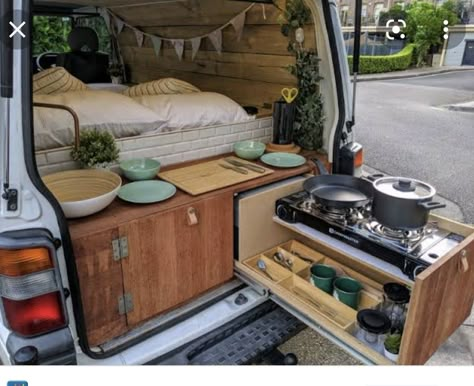 Camper Van Interior Ideas, Vw Buzz, Van Interior Ideas, Camper Van Interior, Kangoo Camper, Minivan Camper Conversion, Van Kitchen, Minivan Camping, T5 Camper