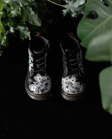 A mandala inspired pattern covers this little pair of baby Dr Martens

#darkcottagecore #customized #darkacademia #gothicart #alternativefashion #alternativebaby #gothbabyshoes #babydrmartens Baby Dr Martens, Painted Boots, Goth Baby, Clever Design, Dark Academia, Alternative Fashion, Dr. Martens, Just Me, Baby Shoes