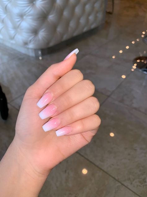 Clear Pink And White Ombre Nails, Pink Fading Into White Nails, Pink White Gradient Nails, Pink Ambra Acrylic Nails, Ombré Color Nails, White To Pink Ombre Nails, Nails Ombre Pink And White, Pink Ombre Nails Square, Pink And White Ombre Nails With Design