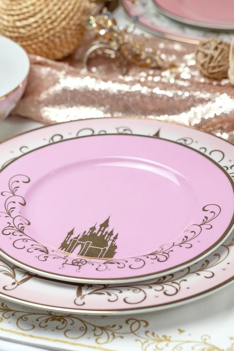 Disney Plates Dinnerware, Disney Place Settings, Disney Dining Room Decor, Disney Kitchen Theme, Disney Influencer, Disney Princess Kitchen, Disney House Ideas, Girls Room Decals, Fairytale Baby Shower