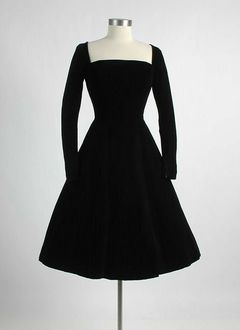 Black Dress 50s Style, Black Long Sleeve Vintage Dress, Black 50s Dress, Cute Black Dresses, Princess Dress Black, Black Cute Dress, Black Dress Design, Princess Cut Dress, Black Silky Dress