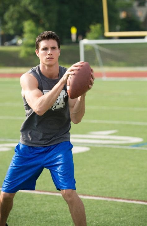 Unappealing ... playing a stereotypical high school jock wasn’t what Amell wanted at first. Picture: Roadshow Robbie Amell, Portrait Photography Men, Strip Club, Alpha Male, Attractive Guys, Hot Actors, Old Age, Cute Celebrity Guys, Athletic Men