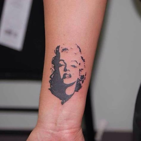 Marilyn Monroe Tattoo Designs, Quotes Marilyn Monroe, Monroe Tattoo, Marilyn Monroe Tattoo, 12 Tattoos, Flame Tattoos, Tattoo Quotes For Women, Tattoo Graphic, Quotes Tattoos