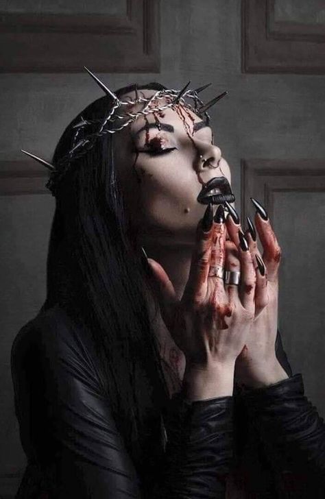 Faerie Aesthetic, Gothic Photography, Dark Portrait, Side Tattoos, Goth Beauty, Halloween Photoshoot, Goth Art, Crown Of Thorns, Photoshoot Concept