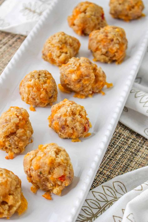 Cheddar Bay Sausage Balls, Easy Sausage Balls, Red Lobster Biscuit Mix, Bisquick Sausage, Cheese Sausage Balls, Sausage Ball, Cream Cheese Sausage, Palmetto Cheese, Sausage Balls Bisquick