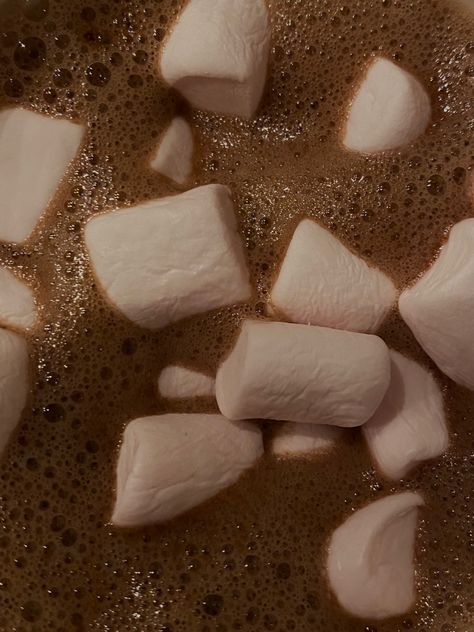 Hot Coco Wallpaper, Hot Cocoa Wallpaper, Hot Cocoa Aesthetic, Hot Drinks For Winter Aesthetic, Winter Hot Chocolate Aesthetic, December Mood Board, Christmas Aesthetic Hot Chocolate, Aesthetic Hot Chocolate Pictures, Hot Chocolate Aesthetic