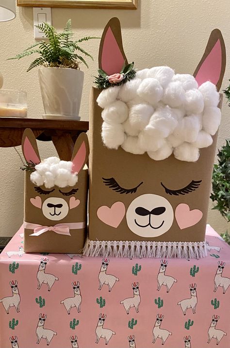 Peru Party Decorations, Llama Valentine Box Ideas, Alpaca Crafts Ideas, Llama Valentines Boxes Diy, Lama Valentines Box Ideas, Llama Centerpieces, Lama Decorations, Llama Crafts For Kids, Llama Valentines Boxes