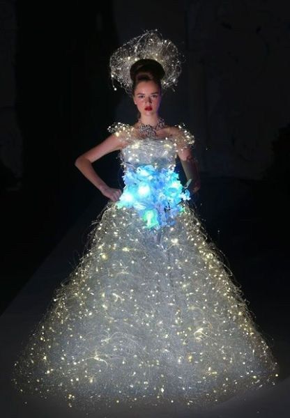 That's One Way to Light Up a Room! Yumi Katsura Wedding Dresses, Dark Wedding Dress, Most Expensive Wedding Dress, Expensive Wedding Dress, Yumi Katsura, Light Up Dresses, Dark Dress, Wedding Expenses, Dark Wedding