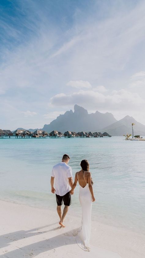 WHEN SHOULD YOU START PLANNING YOUR HONEYMOON Vacation Destinations Couples, Beach Wedding Pics, Maldives Wedding, Couple Travel Photos, Bora Bora Honeymoon, Honeymoon Photography, Honeymoon Pictures, Maldives Honeymoon, Honeymoon Photos