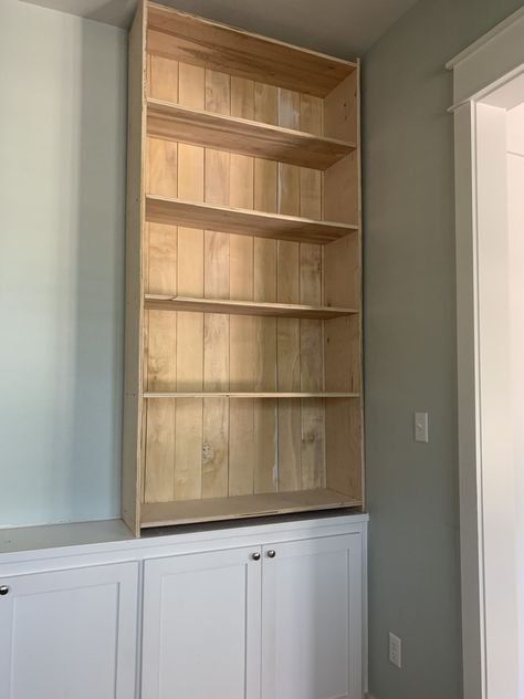 DIY Bookshelf Building Tips | Week 3 of One Room Challenge ⋆ Owner-Builder Program & House Plans - Century Oak Farmhouse Diy Bookshelf Easy Cheap, Bookshelf Makeover Diy, Diy Built In Bookcase, Office Makeover Diy, Diy Bookshelf Wall, Diy Bookshelf Plans, Bookcase Plans, Simple Bookcase, Oak Farmhouse