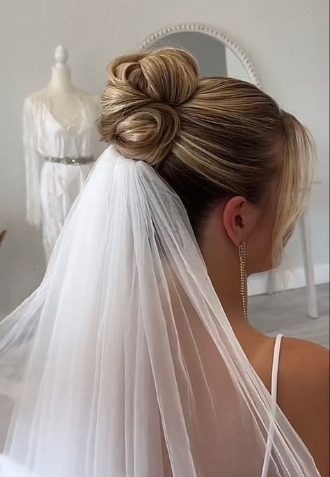 Ballet Bun Wedding Hair, Slick Back Wedding Hair With Veil, Bridal High Bun Hairstyles With Veil, Upstyle Hair Wedding, Bridal Updo With Cathedral Veil, Bridal Chignon With Veil, Bun With Veil Underneath, Bride Hairstyles Sleek, Sleek High Bun Bridal Hair