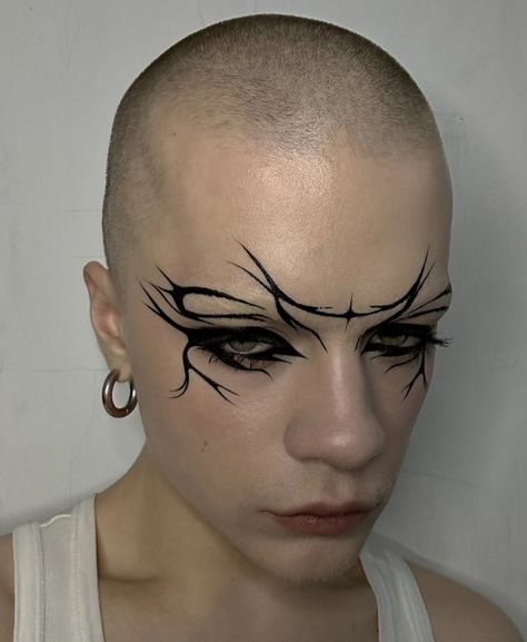 Cybersigilism Makeup, Rave Eyeliner, Techno Makeup, Artistic Eyeliner, Punk Eyeliner, Makeup Graphic Liner, Makeup Ideas Creative, Experimental Makeup, Makeup Editorial