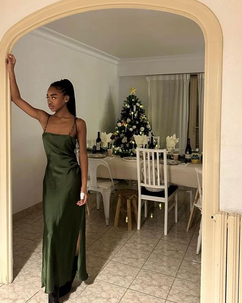 Green Silk Dress Black Woman, Classy Green Prom Dress, Silk Dark Green Dress, Green Dress Aesthetic Formal, Green Dress On Black Women, Dark Green Silk Prom Dress, Green Silk Dress Aesthetic, Forest Green Outfit Aesthetic, Dark Green Dress Formal Classy