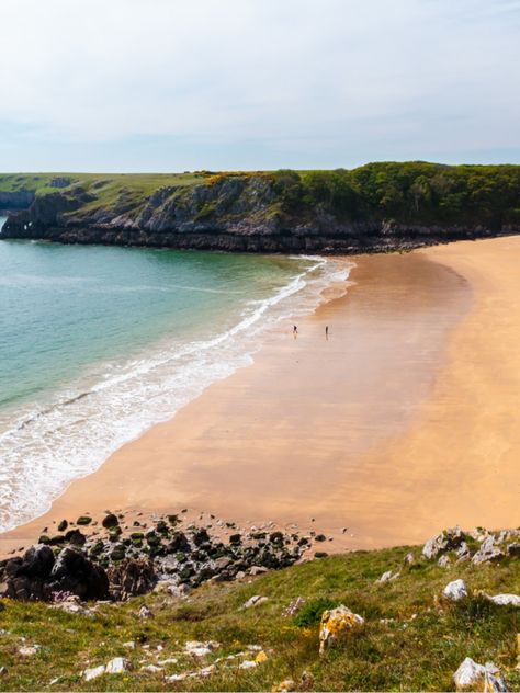 Barafundle Bay, British Coastline, Pembrokeshire Wales, Wales Travel, Weekend Adventures, Kingdom Of Great Britain, Dream Places, Republic Of Ireland, Best Beaches