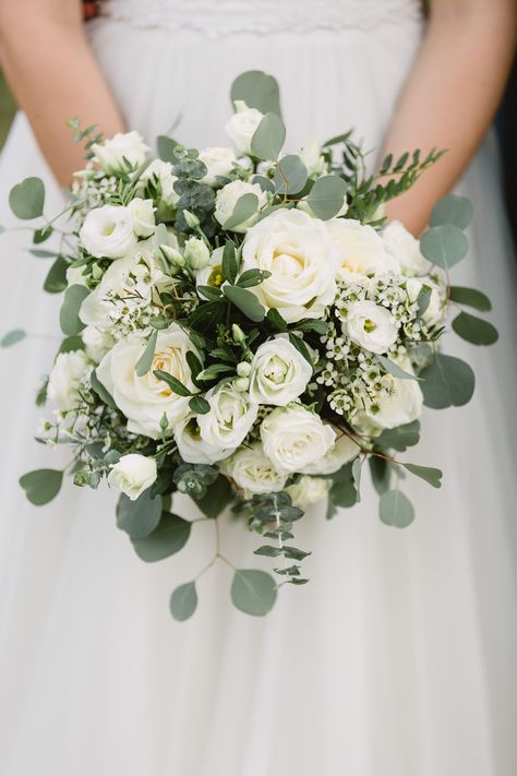 White And Green Bridal Bouquet Peonies, Wedding Bouquets Bride Eucalyptus, White Rose Ranunculus Bouquet, Sage Green Bride Bouquet, Bridal Bouquet Fall White, Eucalyptus Wedding Bouquet Cascading, Green White Wedding Bouquet, Winter Wedding Bouquets Bride, White Green Wedding Florals