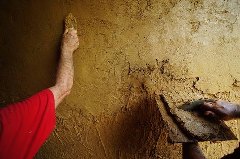 Clay Plaster: Why Is It So Special? | Properties of Clay | The Year of Mud Clay Plaster Walls, Mud Plaster, Plaster Material, Plaster Finish, Natural Building Materials, Clay Plaster, Mechanical Ventilation, Natural Building, Clay Wall