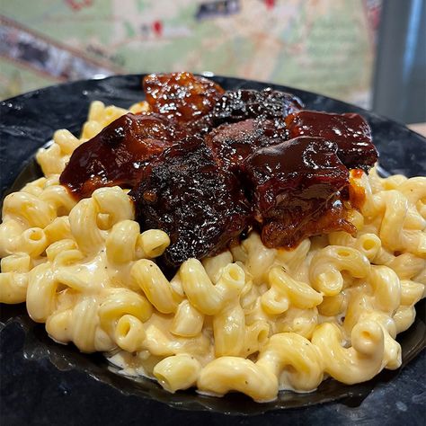 How to make burnt end mac and cheese: Try the recipe Slaw For Shrimp Tacos, Smoked Beef Brisket Recipes, Easy Fast Dinner Recipes, Smoked Mac And Cheese, Chili Mac And Cheese, Beef Brisket Recipes, Burnt Ends, Smoked Beef Brisket, Mac Cheese Recipes