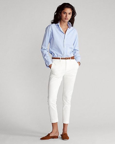 Light Blue Shirt Outfit, Chinos Women Outfit, Best Business Casual Outfits, Outfits With Striped Shirts, Casual Trendy Outfits, Blue Shirt Women, Blue Button Down Shirt, White Chinos, Womens Chinos