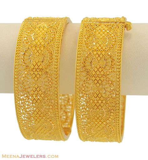 Bridal Kangan, Bangles Gold Design, Kada Bangles Gold Design, Maroon Gowns, Kada Bangles, Gold Bangle Set, Bangles Gold, Pin Code, Gold Bridal Jewellery Sets