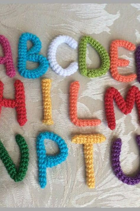 Discover 19 crochet letter patterns including free cursive crochet letters and 3D letters to create unique crochet projects with any letter of the alphabet. Crochet Alphabet Letters, Crochet Letters Pattern, Crochet Numbers, Crochet Alphabet, Crochet Letters, Applique Letters, Embroidery Crochet, Cursive Alphabet, Alfabet Letters