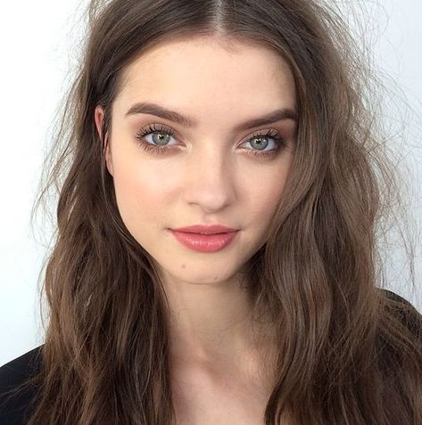 Piercings Eyebrow Girl, Neutral Brunette, Soft Summer Makeup, Piercing Eyebrow, Simple Makeup Looks, Makeup Hacks, Organic Makeup, Natural Makeup Looks, Light Brown Hair