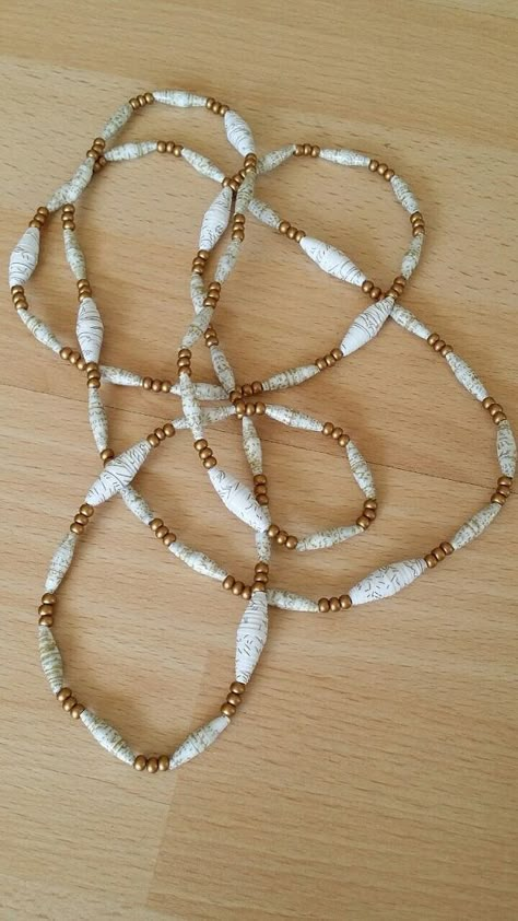 Paper Beads Diy, Pear Shaped Diamond Necklace, Paper Beads Jewelry, Paper Bead Necklace, Make Paper Beads, Paper Beads Necklace, Paper Jewellery, Quilled Jewellery, Paper Bead Jewelry