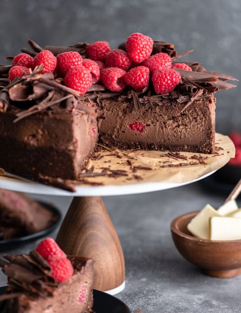 Rasberry Cheesecake, Chocolate Raspberry Cheesecake, Chocolate Cheesecake Recipes, Chocolate Raspberry Cake, Raspberry Cake, Raspberry Cheesecake, Desserts To Make, Chocolate Cheesecake, Chocolate Raspberry