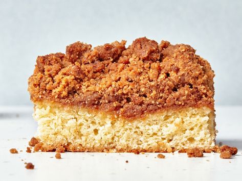 Double-Crumb Crumb Cake Bon Appetit Recipes, Vanilla Extract Recipe, Crumb Cake Recipe, Cinnamon Coffee Cake, Big Cakes, Baking Company, Coffee Cake Recipes, What's For Breakfast, Crumb Cake