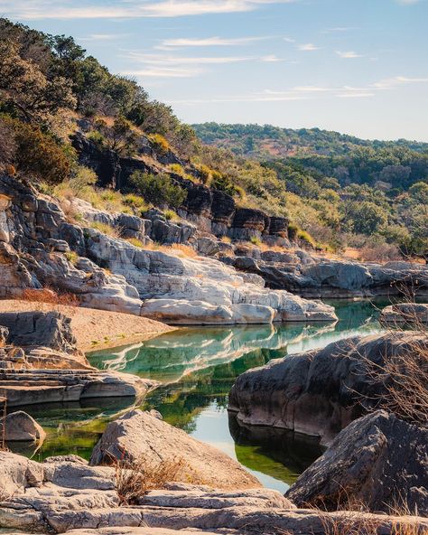 📷: @guthrie.atx Austin Hiking, Pedernales Falls State Park, Enchanted Rock, Visit Austin, Austin Real Estate, Tropical Backyard, Spring Getaway, Texas Hills, Travel Inspiration Destinations