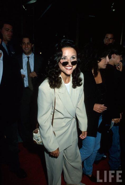 Capricorn Women, 90s Inspired Outfits, Julia Louis Dreyfus, Heart Clothes, City Outfits, Seinfeld, Fitness Inspo, 90s Fashion, Role Models