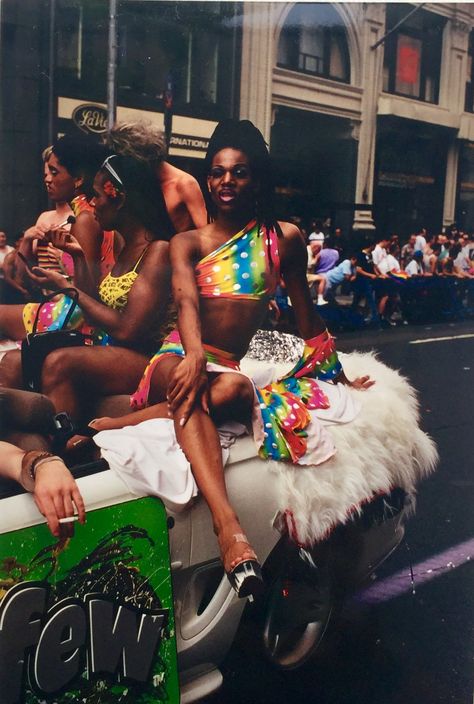 Queer History Vintage Photos, 80s Gays, Black Queer Aesthetic, 80s Queer Aesthetic, Queer Culture Aesthetic, 80s Gay Aesthetic, Gay Club Aesthetic, People Being Happy, Pride Brunch