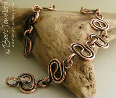 Antiqued copper squiggle link bracelet - Hand Crafted Jewellery by Boo - original jewellery in copper, bronze and Sterling silver Original Jewelry Design, Metal Chain Link, Copper Chain, Original Jewelry, Handmade Wire Jewelry, Wire Art, Antique Copper, Infinity Bracelet, Link Bracelets