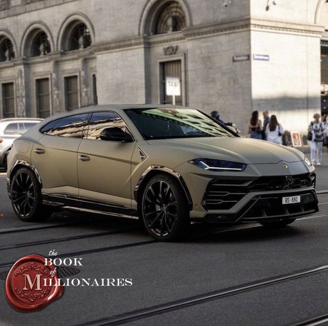 Lamborghini Urus Aesthetic, Lamborghini Urus Interior, Green Lamborghini, Lamborghini Urus, Lux Cars, Car Goals, Luxury Lifestyle Dreams, Classy Cars, Super Luxury Cars