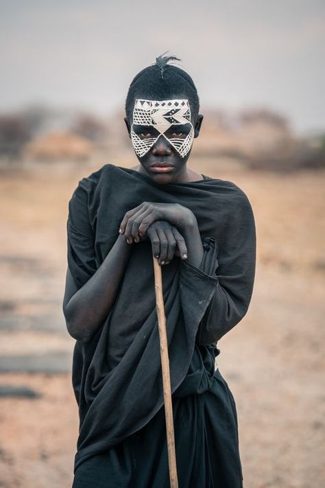 Daily Dozen for Dec. 23, 2015 — Photos -- National Geographic Your Shot Afrikaanse Kunst, Painted Face, African People, Maasai, African Culture, A Whole New World, People Of The World, African Beauty, World Cultures