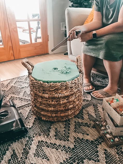 How to secure a fake tree in a woven basket Christmas Tree In Basket How To, Pencil Tree In Basket, Christmas Spotify Playlist, Christmas Tree In A Basket, Christmas Tree In Basket, Pencil Tree, Christmas Tree Base, Tinsel Christmas, Fake Christmas Trees