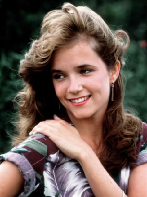 30 Gorgeous Portrait Photos of a Young Lea Thompson in the 1980s ~ Vintage Everyday Lorraine Baines, Leah Thompson, Remarkably Bright Creatures, Gundam Pilot, Lea Thompson, Rochester Minnesota, The Beverly Hillbillies, Nastassja Kinski, William Zabka